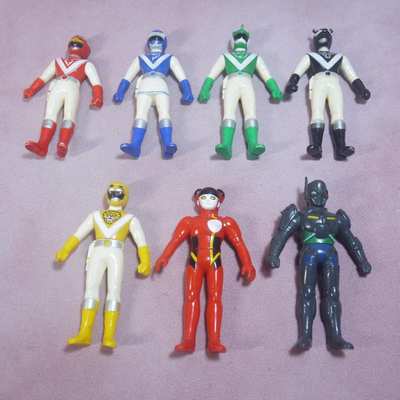 Imagen de Combo Sofubi Liveman 12mc