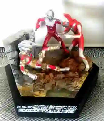 Imagen de Ultra Panorama Fight 2 Fake Ultraman Three-Way Superhuman Showdown